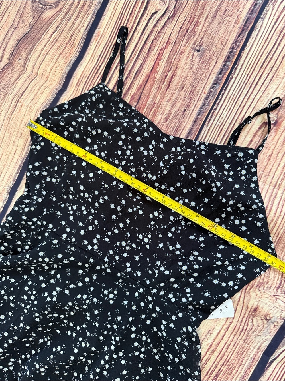 Love Tree Black Mini Dress with White Daisies Floral Print - Picture 2 of 12